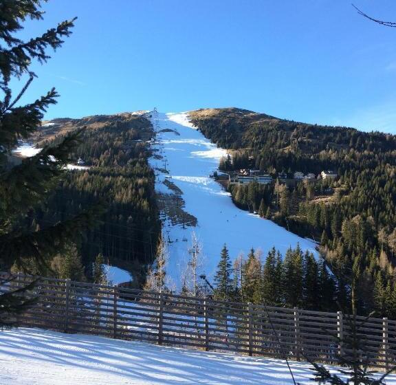 호텔 Locus Malontina