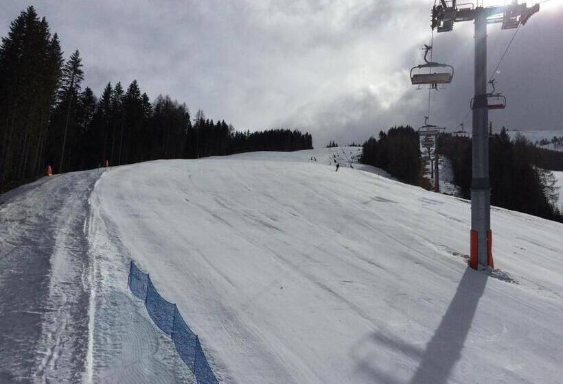 호텔 Locus Malontina