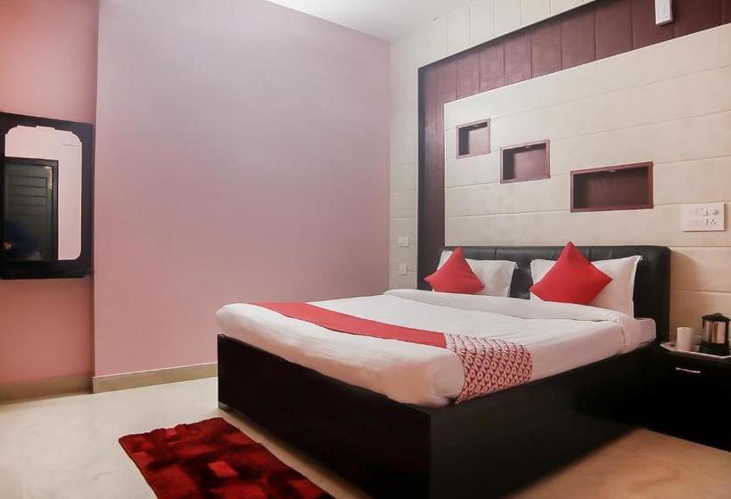Hotel Oyo 30488 Satkar