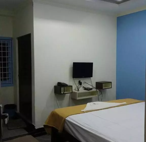 Hotelli Rr Residency