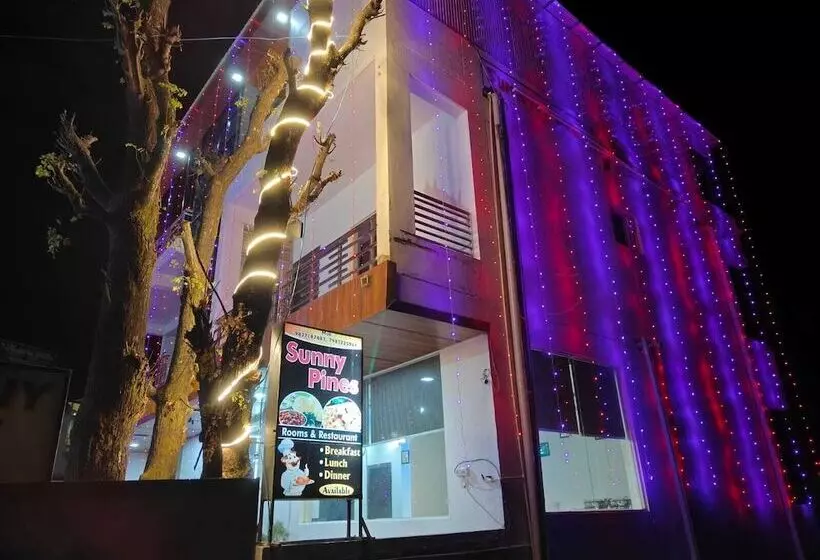 Hotelli Sunny Pines Resort