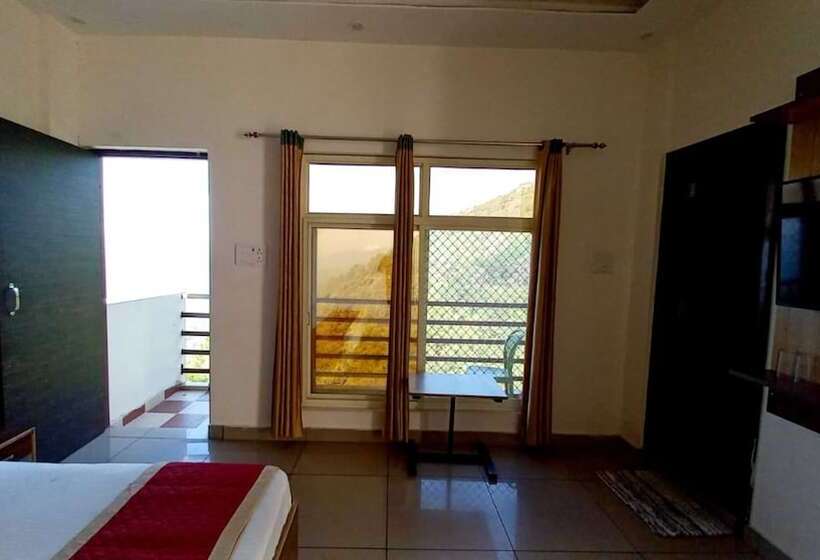 Отель Sunny Pines Resort