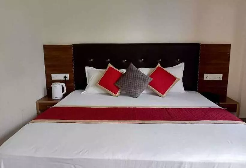 Hotelli Sunny Pines Resort