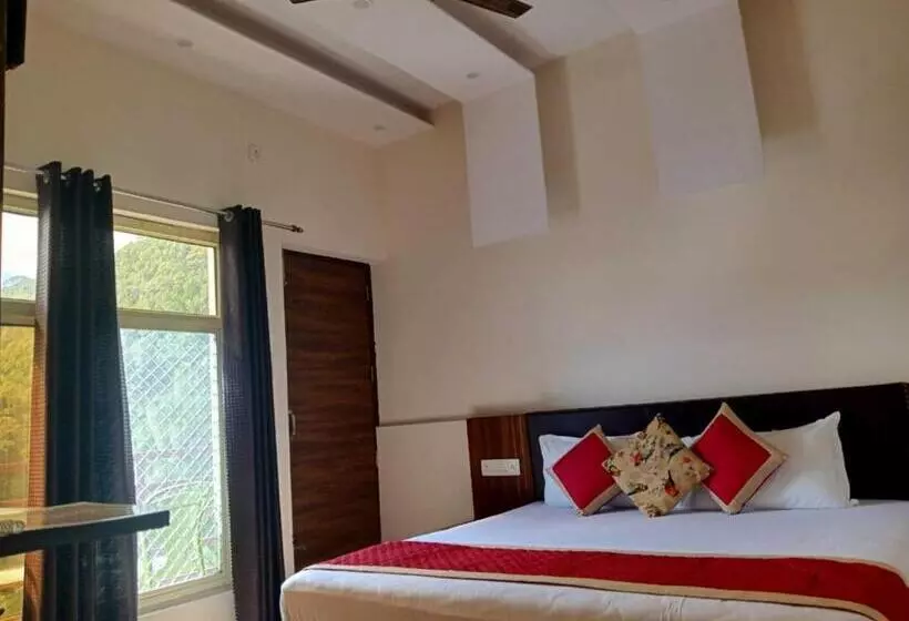 Hotelli Sunny Pines Resort