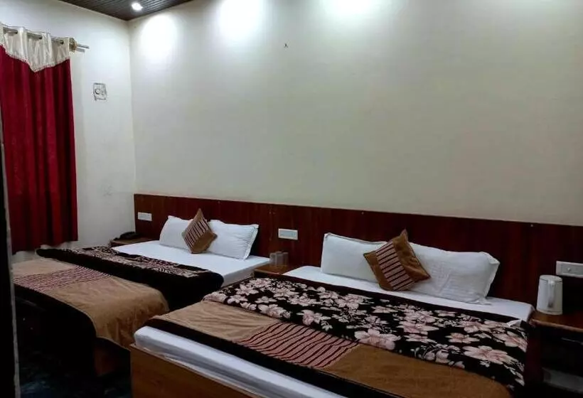 Hotelli Sunny Pines Resort