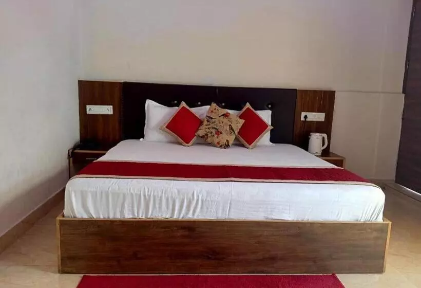 Hotelli Sunny Pines Resort