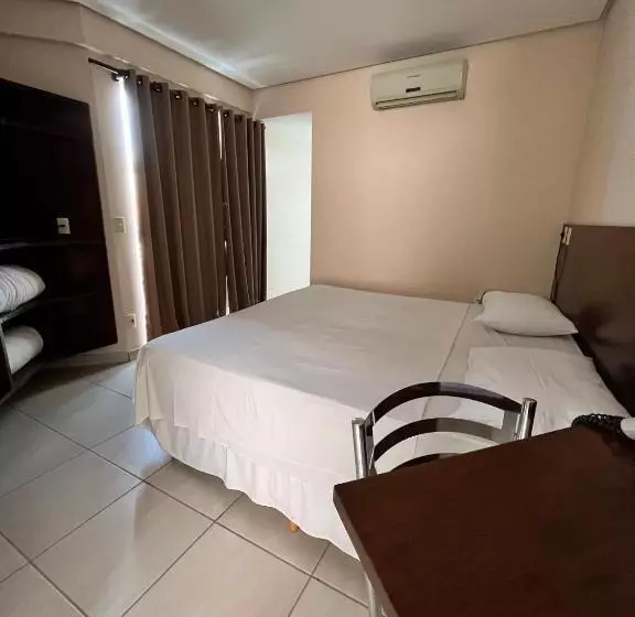 Hotelli Tropical Palace