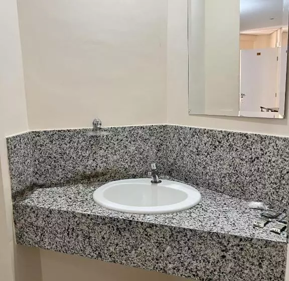 Hotelli Tropical Palace