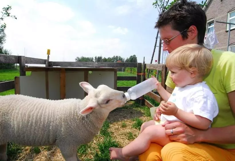 Majatalo Farm Overleekerhoeve