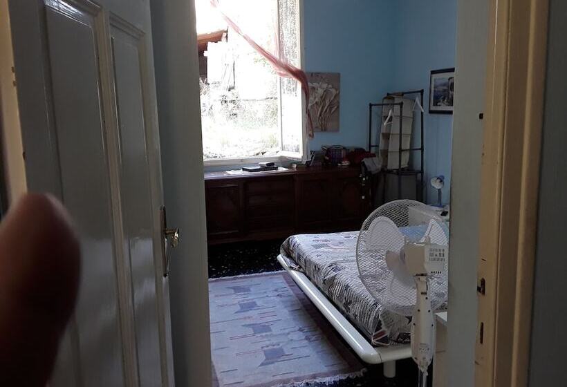 פנסיון Room In Guest Room   Valle Degli Ulivi   Liguria, Italia