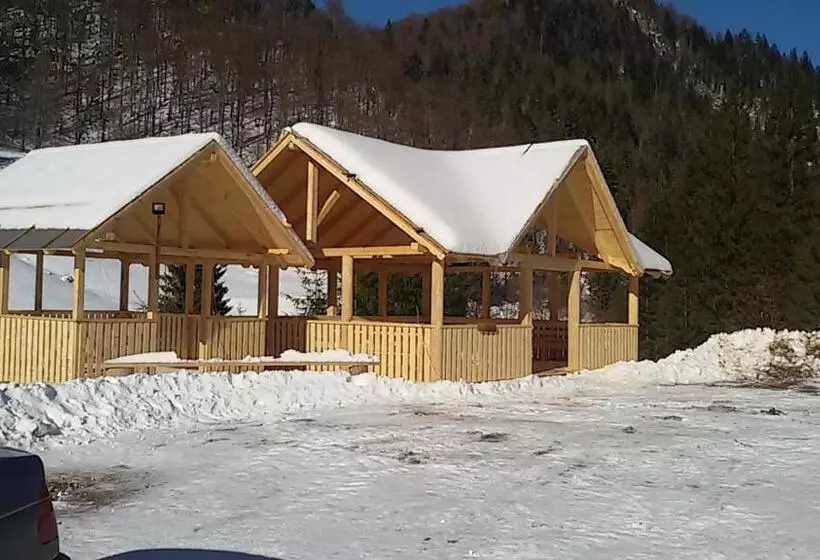 Pensiunea Izbucul Tauz