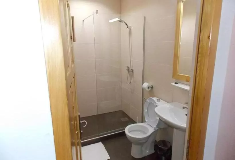 Pensiunea Izbucul Tauz