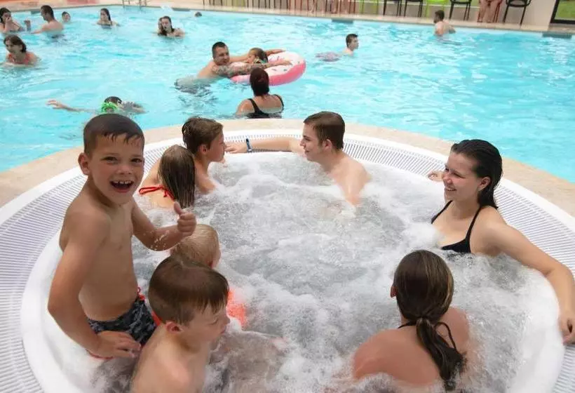 استراحتگاه Camping Blauwe Meer Nv