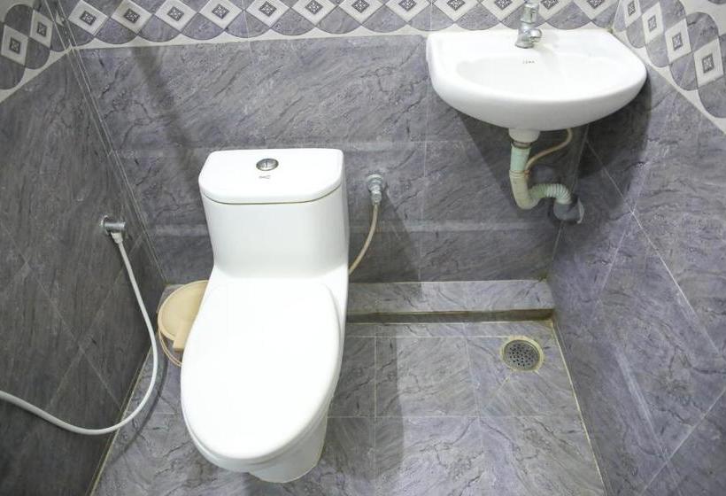 ホテル Shri Kannika