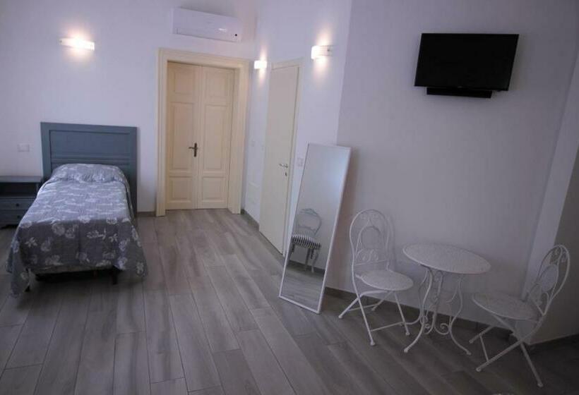 پانسیون Alloggio I Grifoni