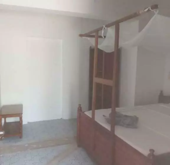 ペンション Iddi House