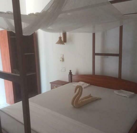 پانسیون Iddi House