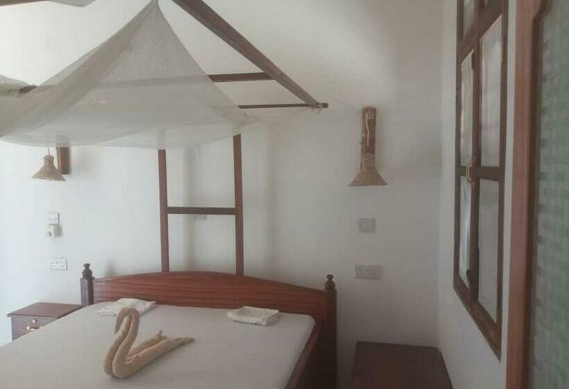 پانسیون Iddi House