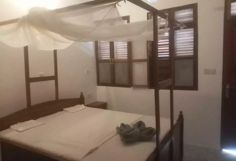 ペンション Iddi House