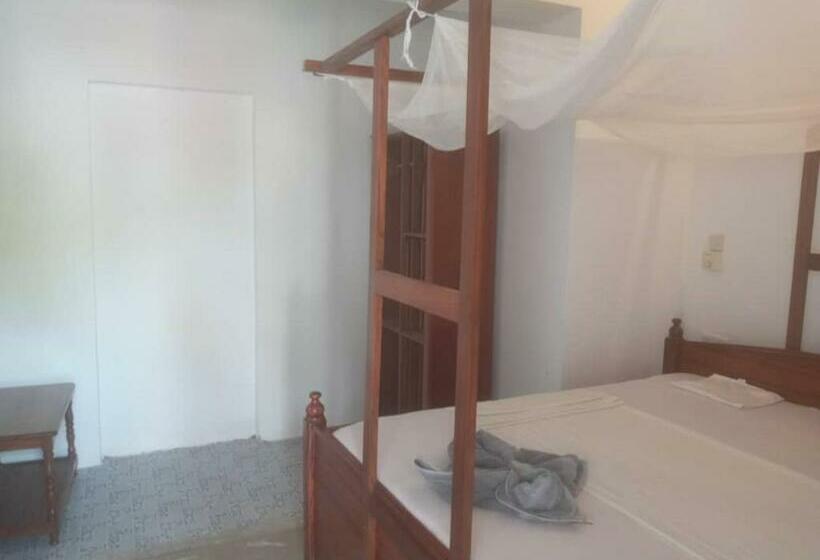 پانسیون Iddi House