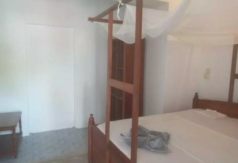 ペンション Iddi House