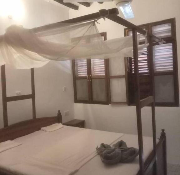 پانسیون Iddi House