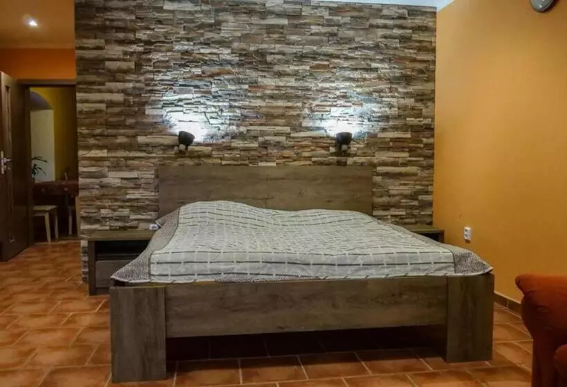 Majatalo Penzion Na Hradbách