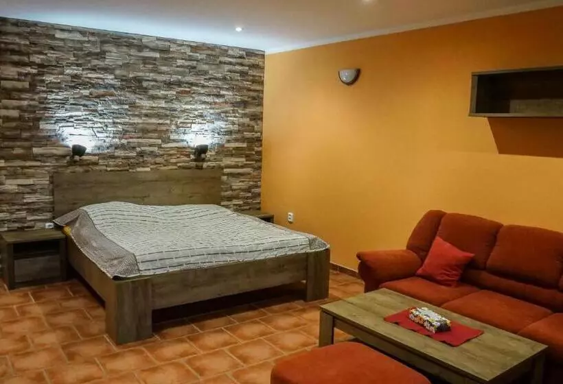 Majatalo Penzion Na Hradbách