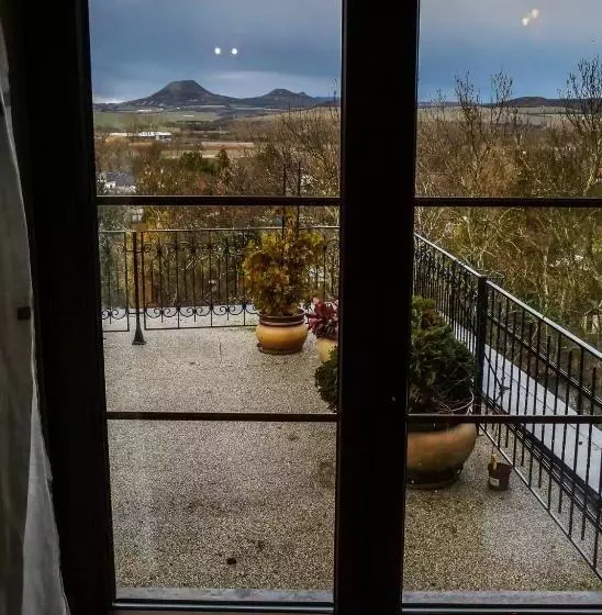 Majatalo Penzion Na Hradbách