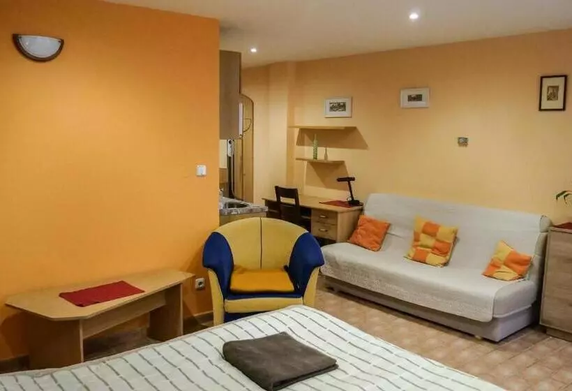 Majatalo Penzion Na Hradbách