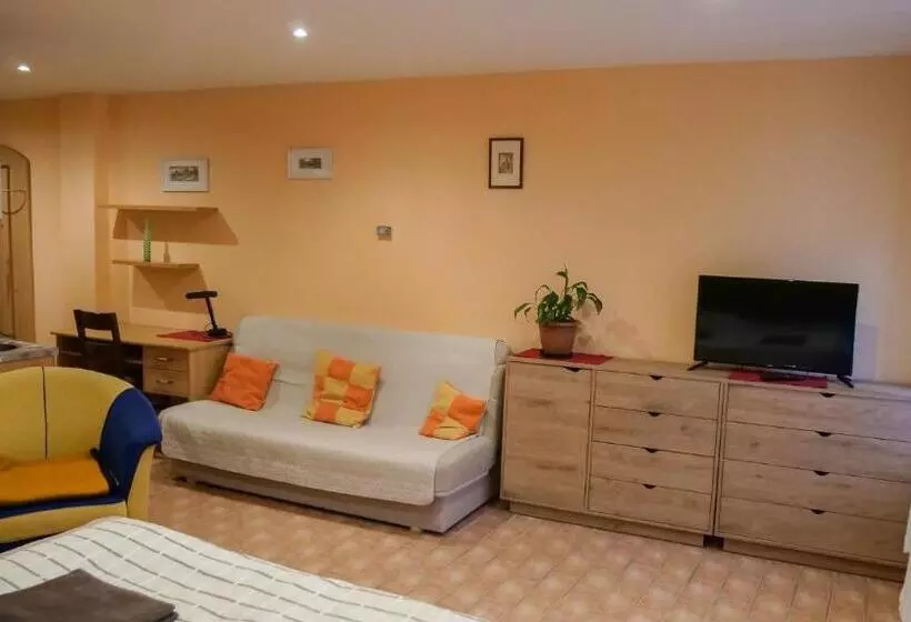 Majatalo Penzion Na Hradbách