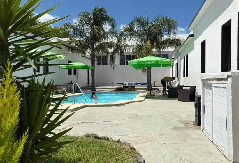 Majatalo Piriápolis Hostel & Suites