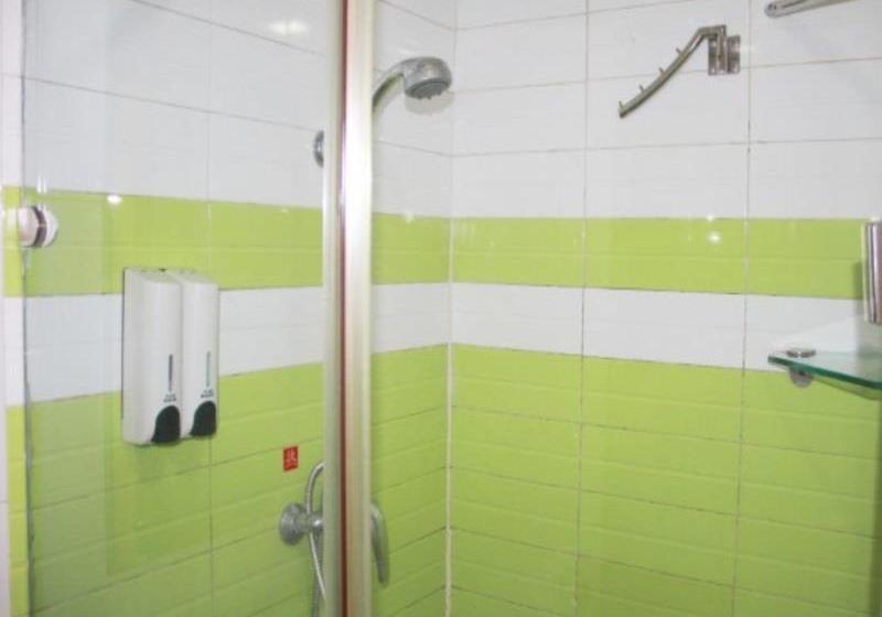 בית מלון כפרי 7days Inn Wuhan Baibuting Garden