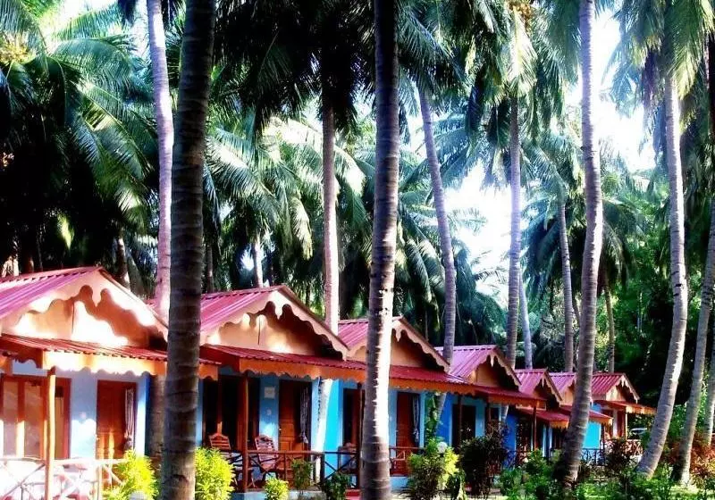 Hotelli Coconhuts Beach Resortneil Island
