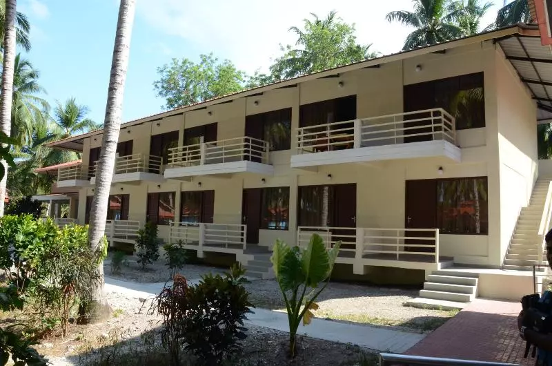 Hotelli Coconhuts Beach Resortneil Island