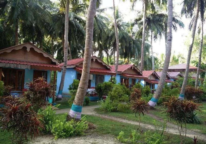 Hotelli Coconhuts Beach Resortneil Island