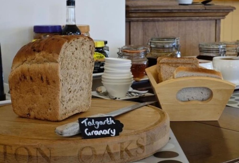 Aamiaismajoitus (B&B) Canaston Oaks