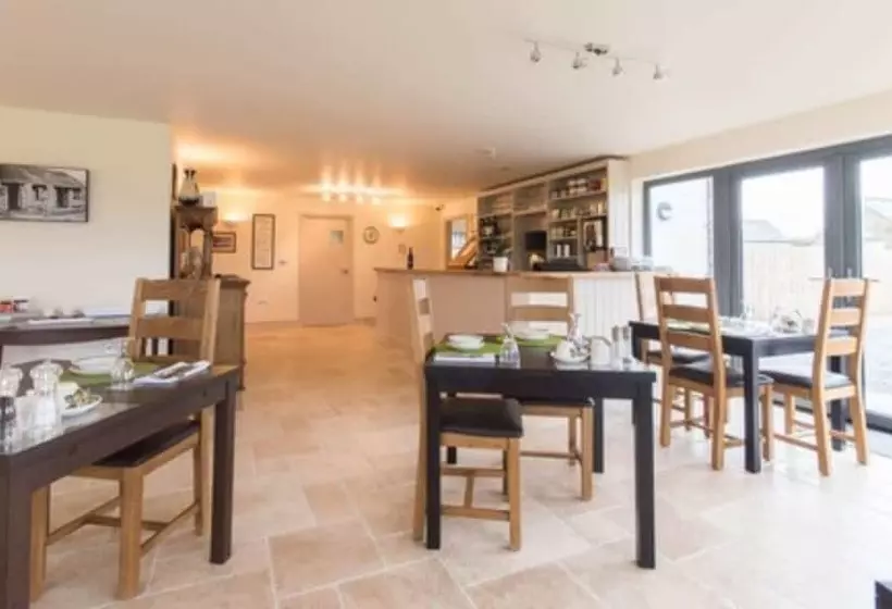 Aamiaismajoitus (B&B) Canaston Oaks