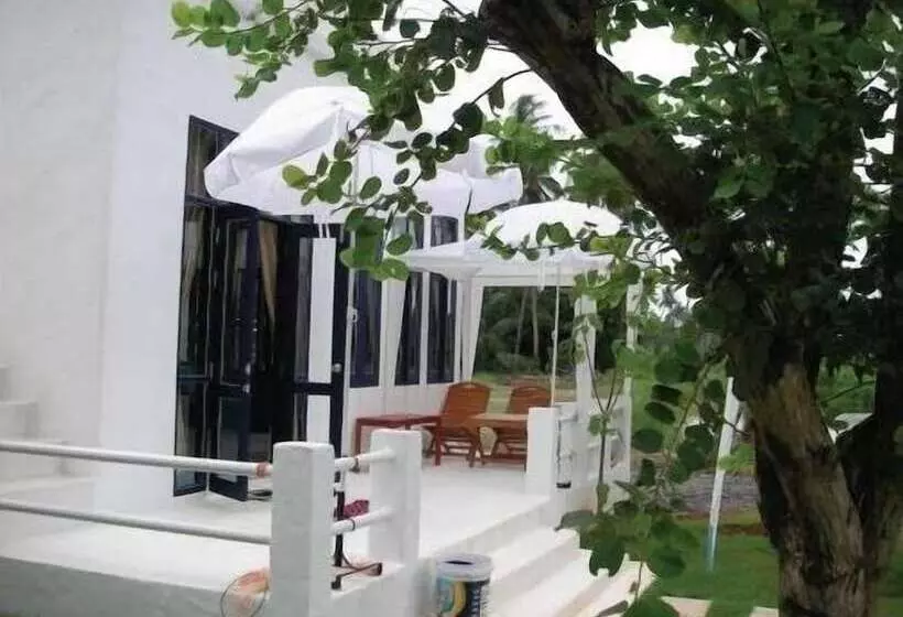 ホテル Laemsing Whitehouse Resort