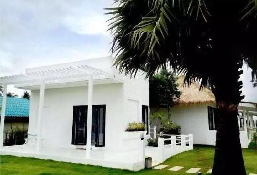 ホテル Laemsing Whitehouse Resort