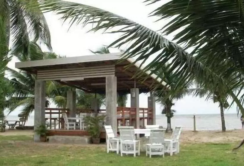 ホテル Laemsing Whitehouse Resort