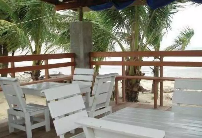 ホテル Laemsing Whitehouse Resort