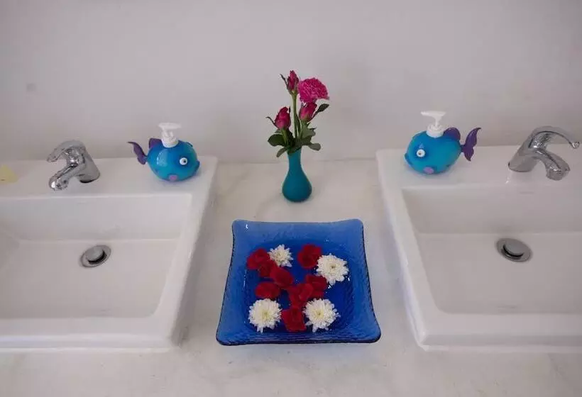 ホテル Laemsing Whitehouse Resort