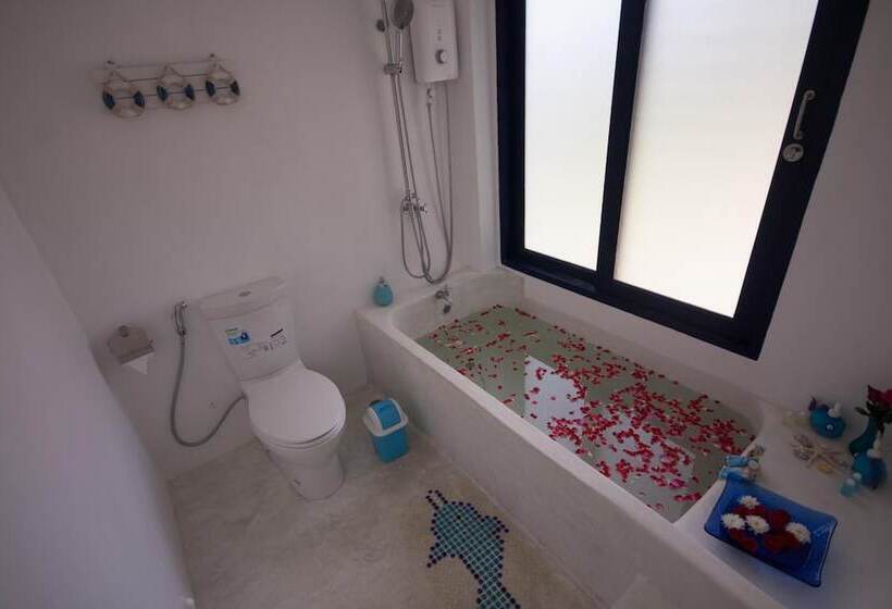 Hotel Laemsing Whitehouse Resort