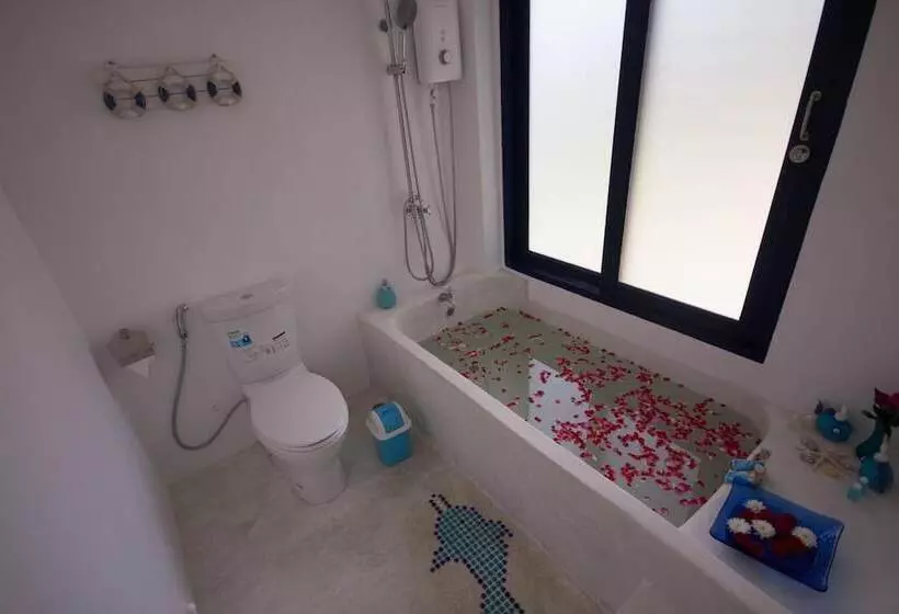 ホテル Laemsing Whitehouse Resort