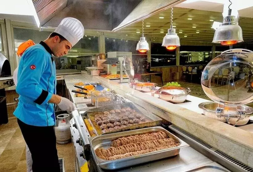 Hotelli Orkis Palace Thermal & Spa