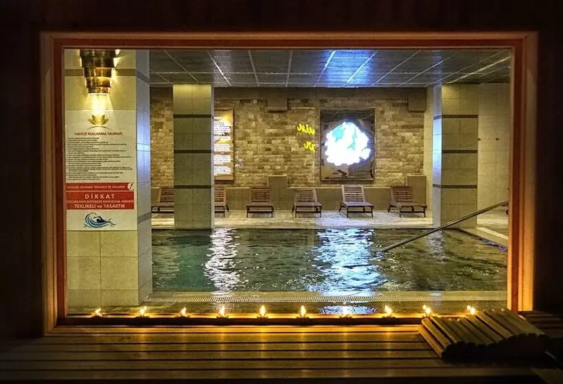 Hotelli Orkis Palace Thermal & Spa