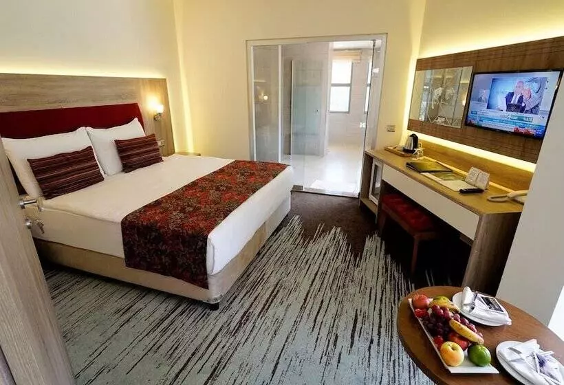 Hotelli Orkis Palace Thermal & Spa