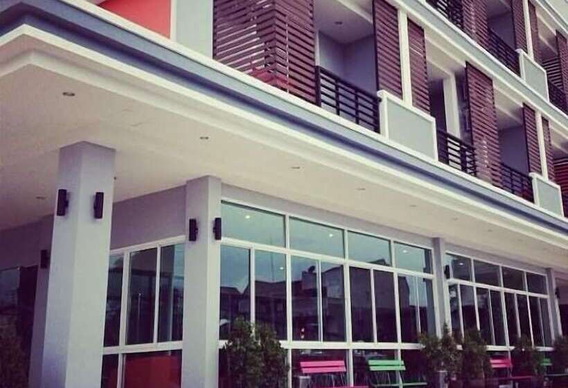 Hotel Tillthong Garden