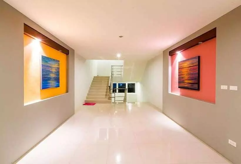 Hotelli Tillthong Garden